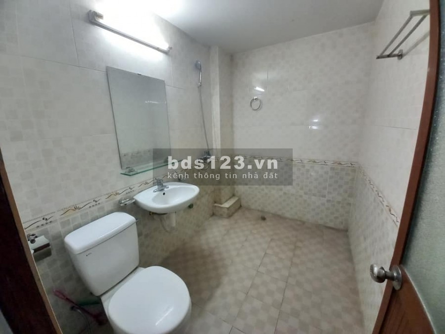 4 tầng, 4 phòng rộng, xây tâm huyết, ở yên tâm, hàng xóm tình cảm, sổ đẹp, nở hậu, nhà xây chắc chắn, dân trí thiện lành