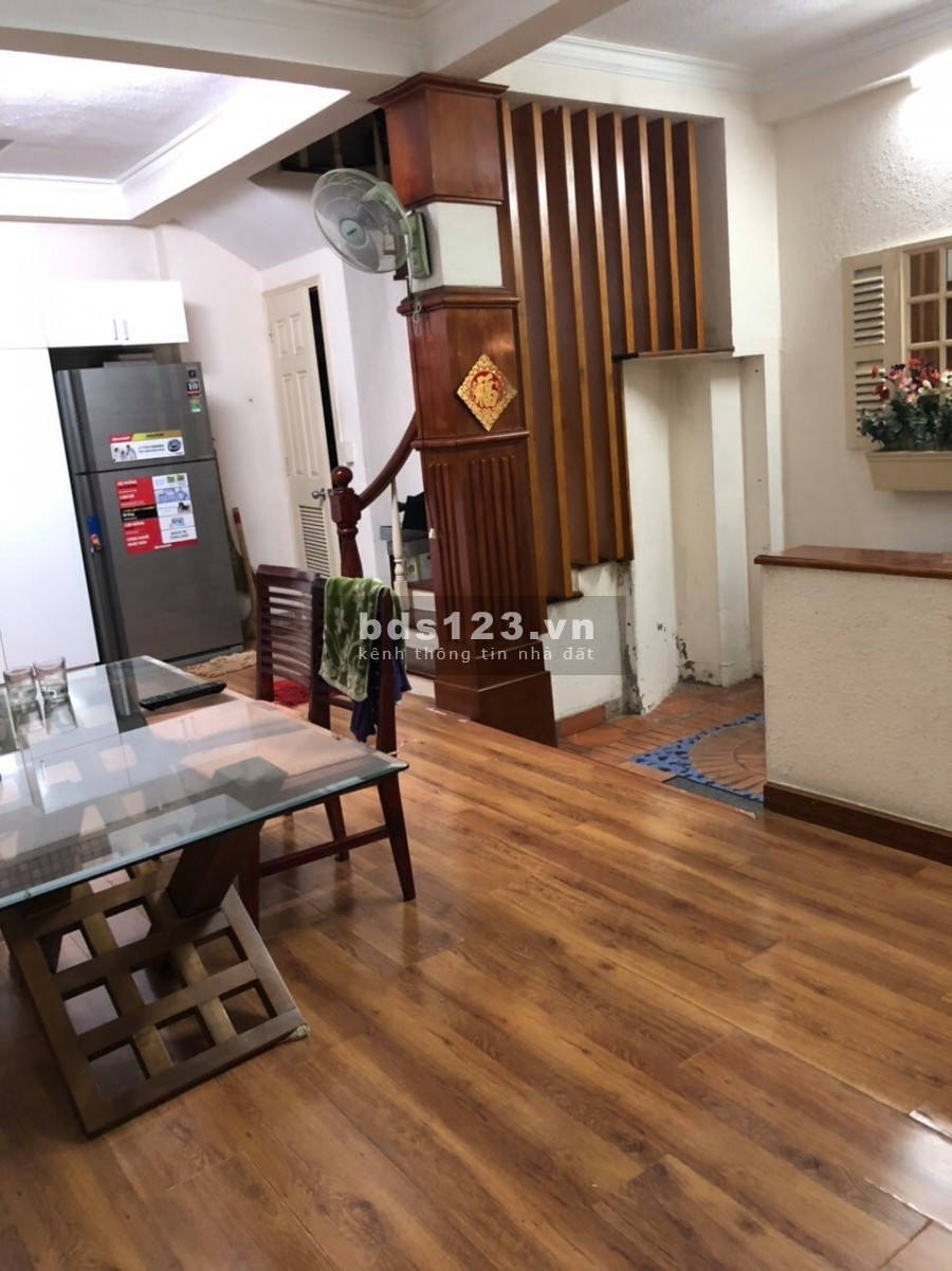 Hỏi em cho cả luôn cô chị- xe hơi vào tân cửa đón dâu Quận 11