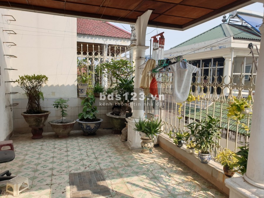 Bán nhà Ngọc Lâm gara ô tô ngõ to như phố, dt 72m2, giá 6.4 tỷ, Quận Long Biên