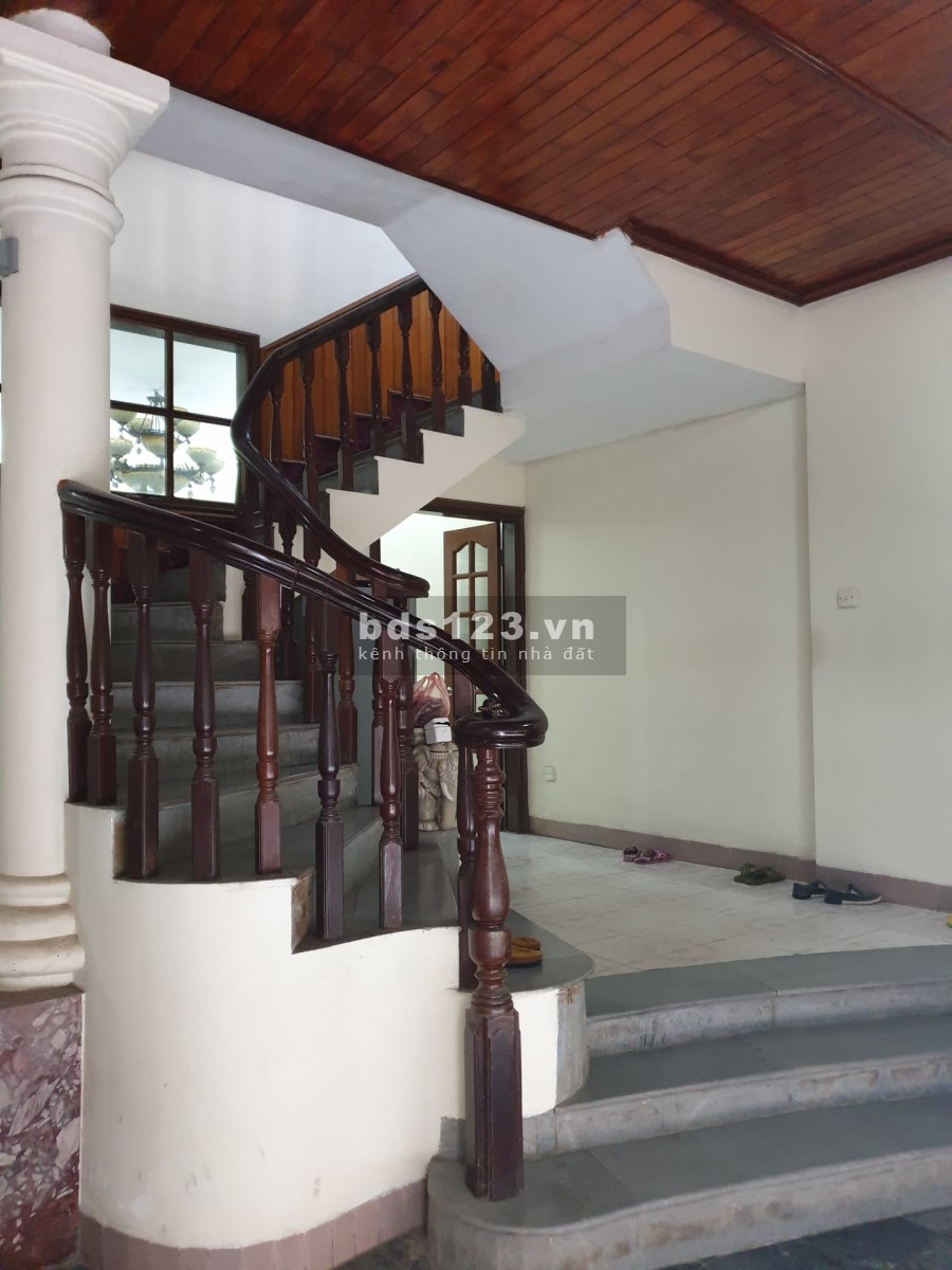 Bán nhà Ngọc Lâm gara ô tô ngõ to như phố, dt 72m2, giá 6.4 tỷ, Quận Long Biên
