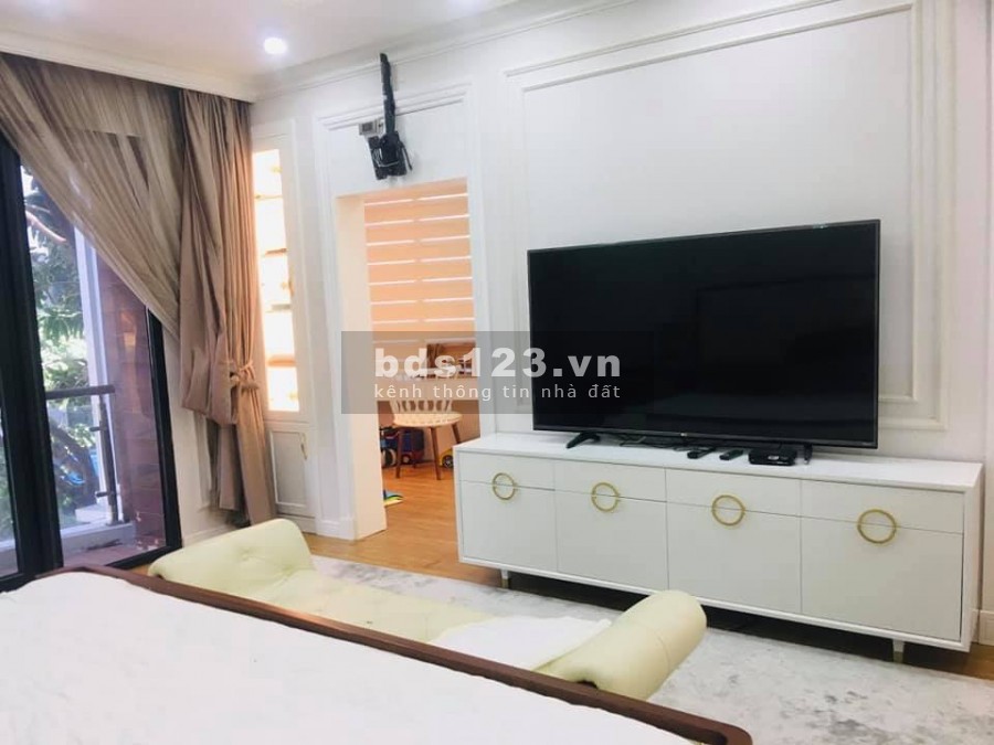 Biệt thự đẹp, siêu phẩm phố Hoàng Hoa Thám, Ba Đình, dtsd 128m2, 4 tầng thoáng, giá 19.5 tỷ