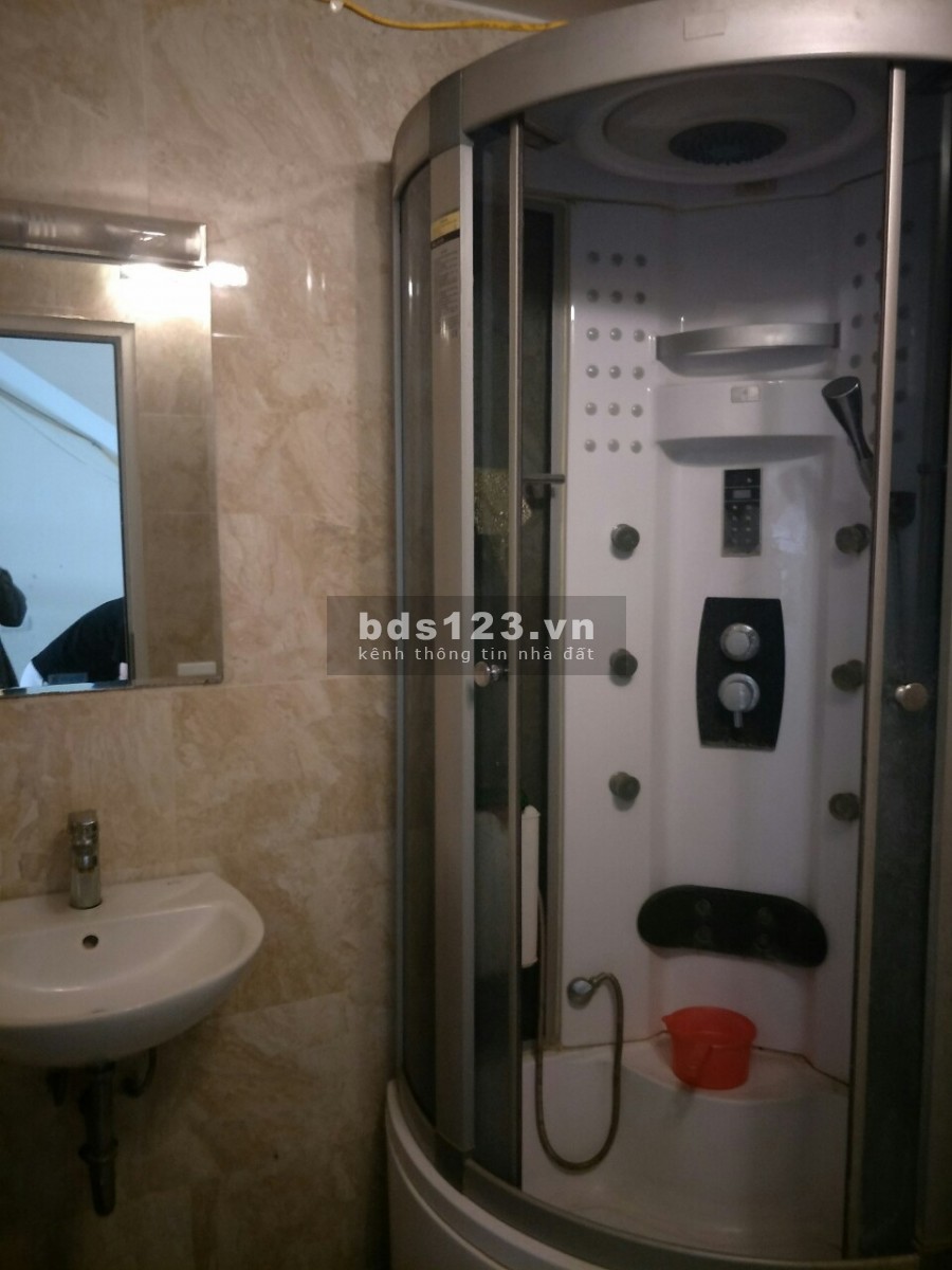 Bán nhà mặt đường Nguyễn Văn Cừ 52m2 x 5 tầng, 4m MT, Vỉa hè đá bóng, Kinh doanh vô địch.