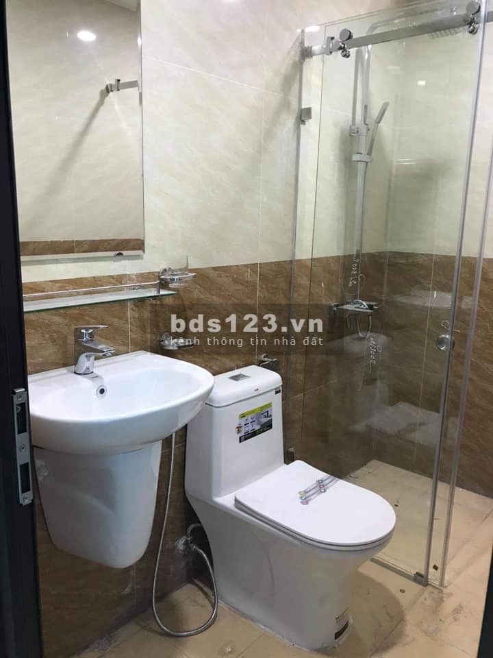 34m2 *5 tầng giá chỉ 2 tỷ hơn có nhà mới tinh Lê Quang Đạo.