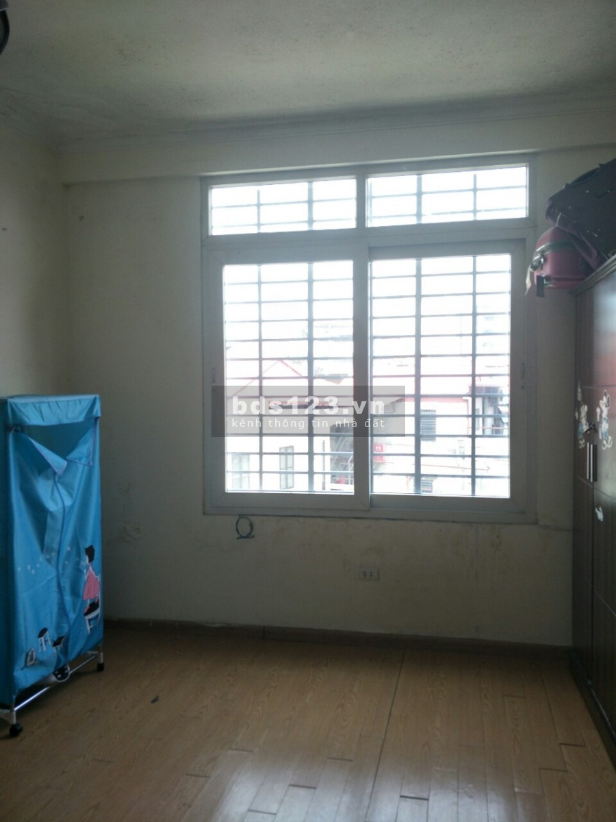 Bán nhà mặt đường Nguyễn Văn Cừ 52m2 x 5 tầng, 4m MT, Vỉa hè đá bóng, Kinh doanh vô địch.