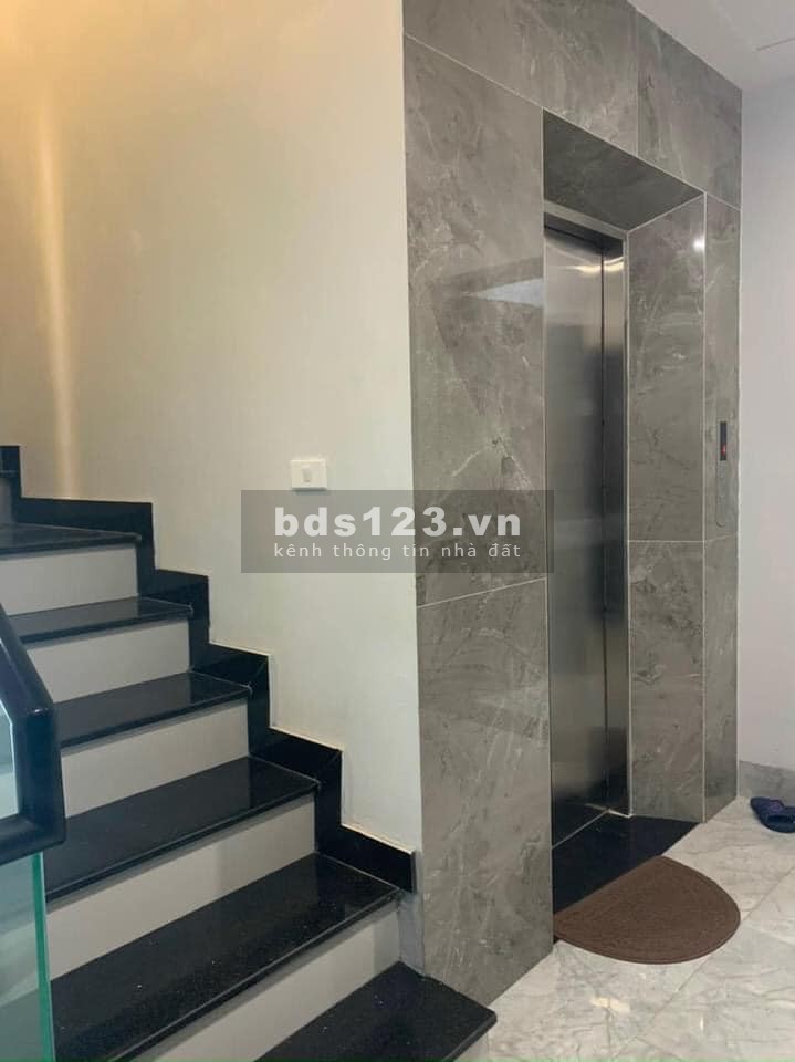 Bán CCMN phố Trích Sài 135m2x7T mặt tiền 8m giá 40 tỷ