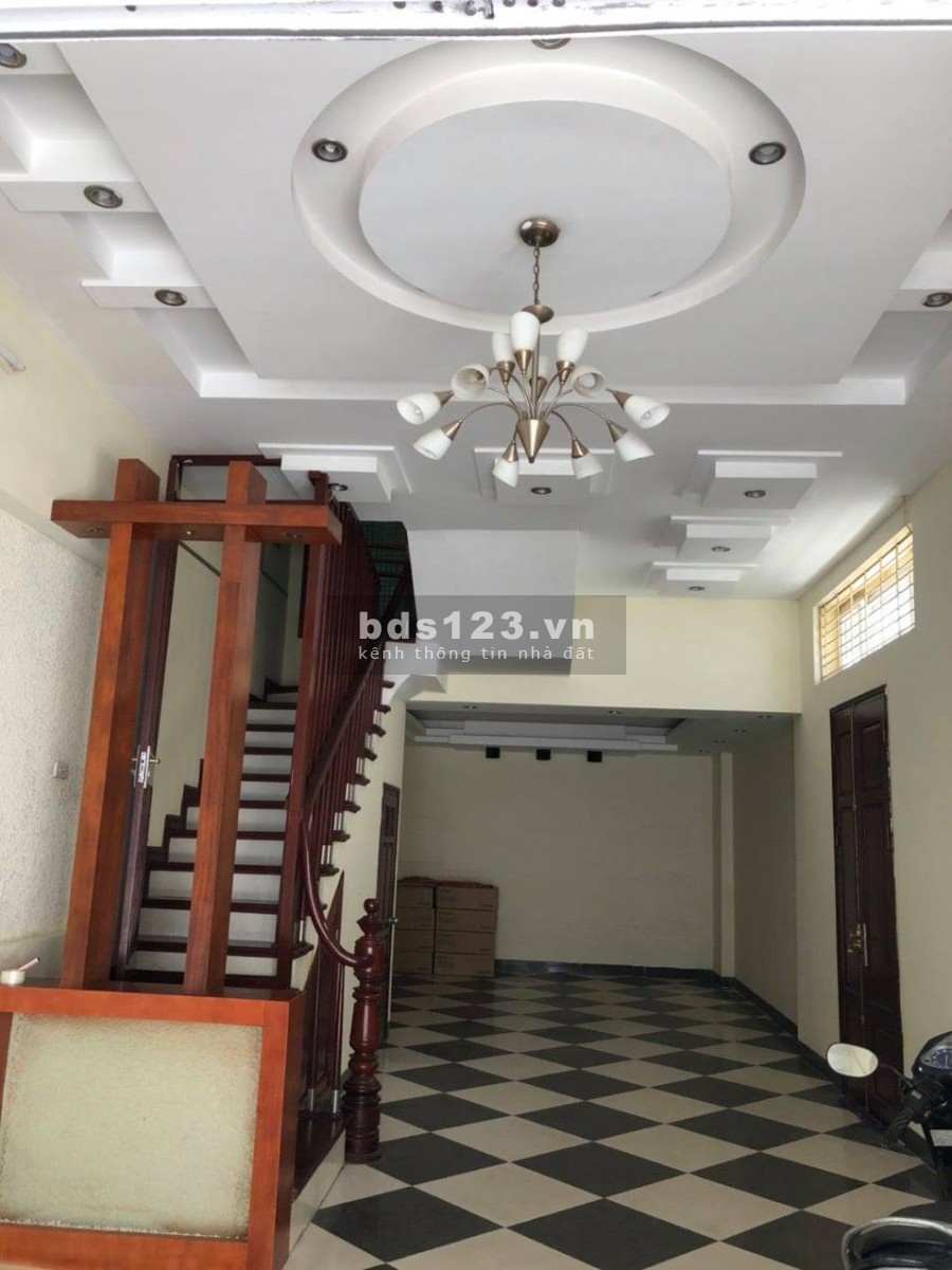 Bán gấp nhà mặt phố Nguyễn Khang, lô góc, gara ô tô, dt 58m, 5 tầng, mt 4.5m, Giá nhỉnh 14 tỷ