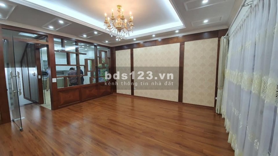 Nhà hot phố Trung Kính, dt 65m2, mt 5.5m, 5 tầng đúc , ô tô tránh, mới đẹp, vào ở ngay, chỉ 14 tỷ, LH 0942861188