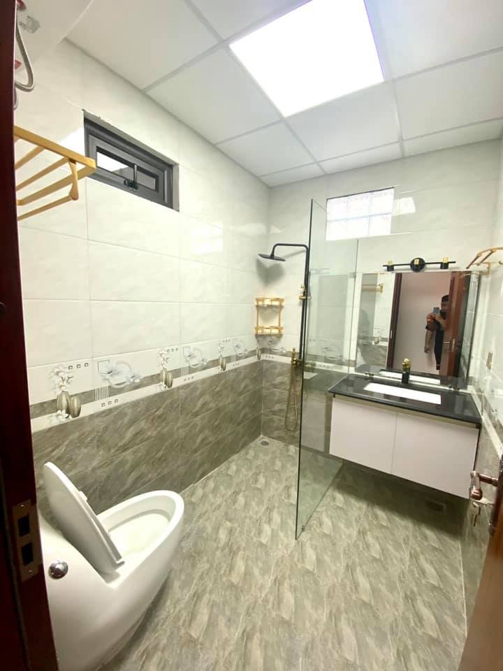 Nhà nguyên căn đường Nguyễn Văn Cư, gara ô tô 6 tầng đúc, thang máy, vỉa hè, ô tô tránh, kinh doanh đỉnh 7.5 tỷ
