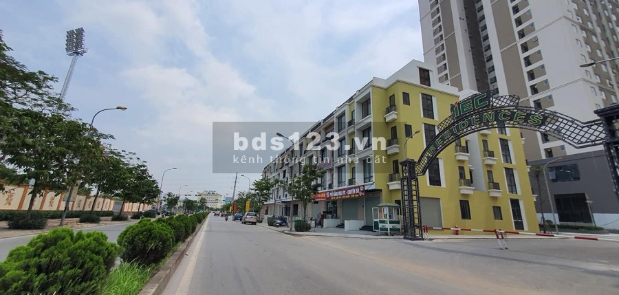 Bán đất mặt phố Thanh Trì 75m2,MT 5m,kinh doanh đỉnh,5.86 tỷ