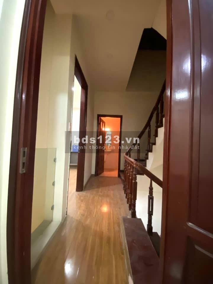 Bán nhà đường Thanh Liệt, Thanh Trì ô tô qua, ô tô vào nhà 50mx5T, mt 5m, nhỉnh 6 tỷ