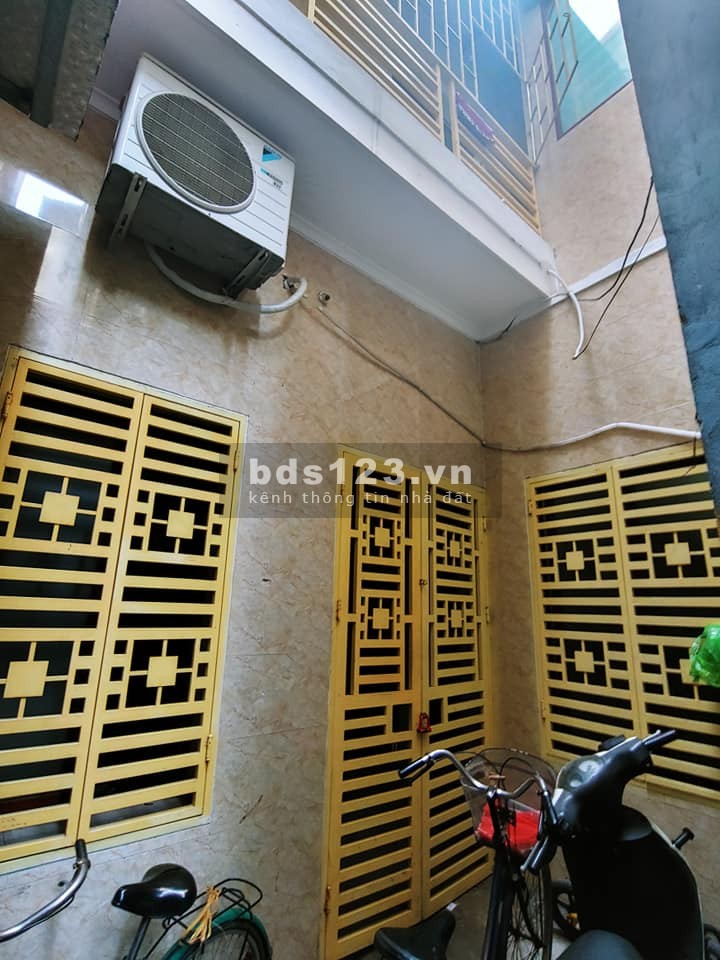 2.2 tỷ có ngay nhà 30m2, nguyên căn đẹp đường Bạch Mai, diện tích rộng, sổ hồng chính chủ