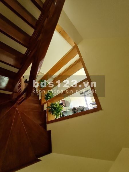 Nhà đẹp Láng Hạ, dòng tiền 48 triệu/tháng, ngõ thông, vài bước đi bộ ra phố độc nhất