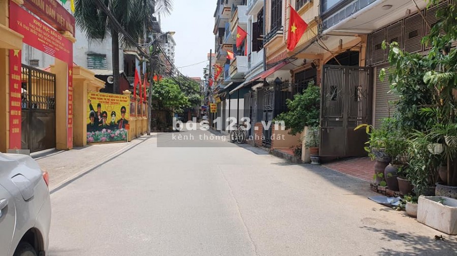 Trước nhà 3 ô tô tránh nhau ngõ thông khu 7.2 HA 28m2 chỉ 3.15 tỷ