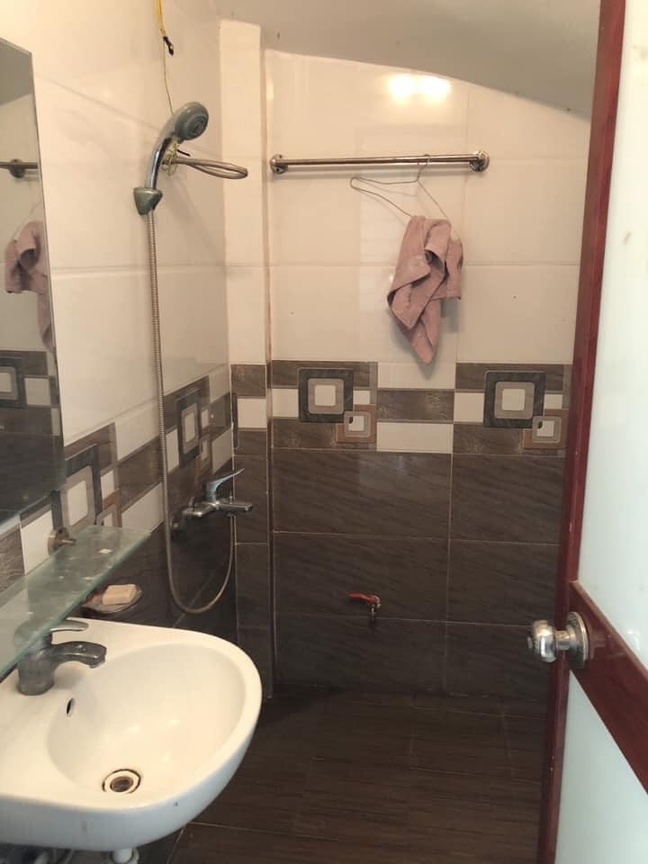 Bán nhà Hoàng Đạo Thúy 105m2 x 6 tầng, MT 6m, Thuê VP 100tr/th, ô tô, thang máy.