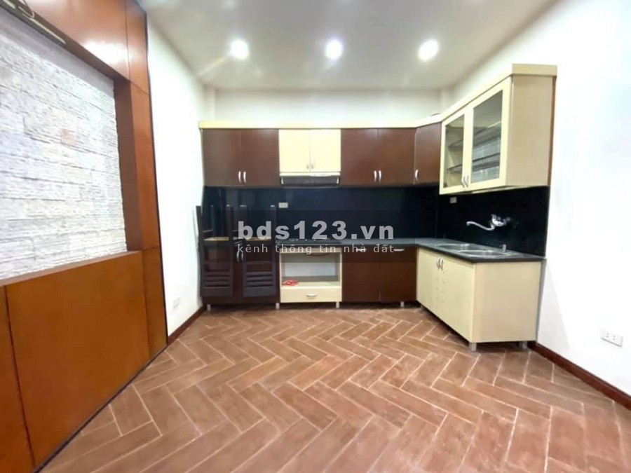Bán nhà đường Thanh Liệt, Thanh Trì ô tô qua, ô tô vào nhà 50mx5T, mt 5m, nhỉnh 6 tỷ