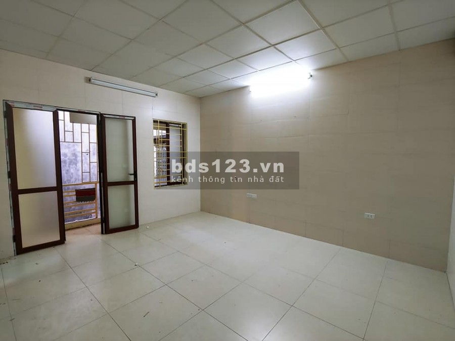 2.2 tỷ có ngay nhà 30m2, nguyên căn đẹp đường Bạch Mai, diện tích rộng, sổ hồng chính chủ