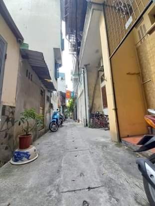 Bán Nhà Mạc Thị Bưởi 38m2, 3 tầng mt 3.8 giá 2.85 tỷ Hai Bà Trưng ba gác đỗ cửa, gần ô tô, sát Time City