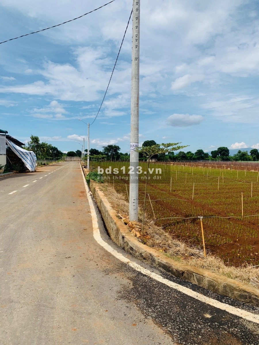 550 triệu có ngay lô đất 450m2, Nam Hà cách thị trấn Nam Ban 3km, đường bê tông