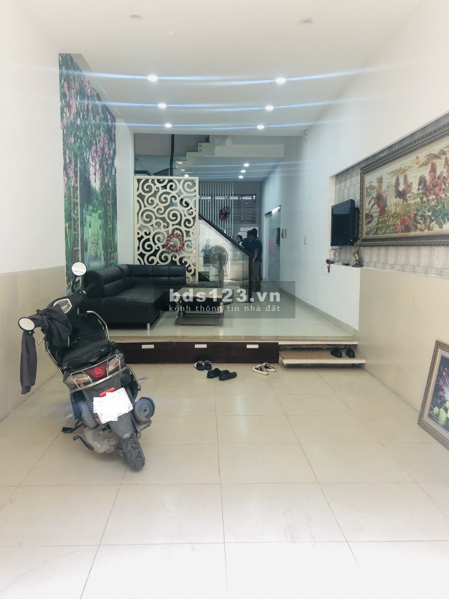 Nhà HXH khu Cư Xá Nguyên Hồng: Trệt 2 Lầu – Sân thượng, giá 18tr/th