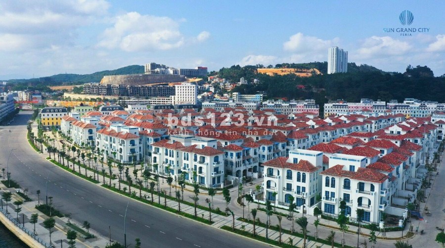 Bán chuyển nhượng căn biệt thự tứ lập Sun Grand City Feria Hạ Long