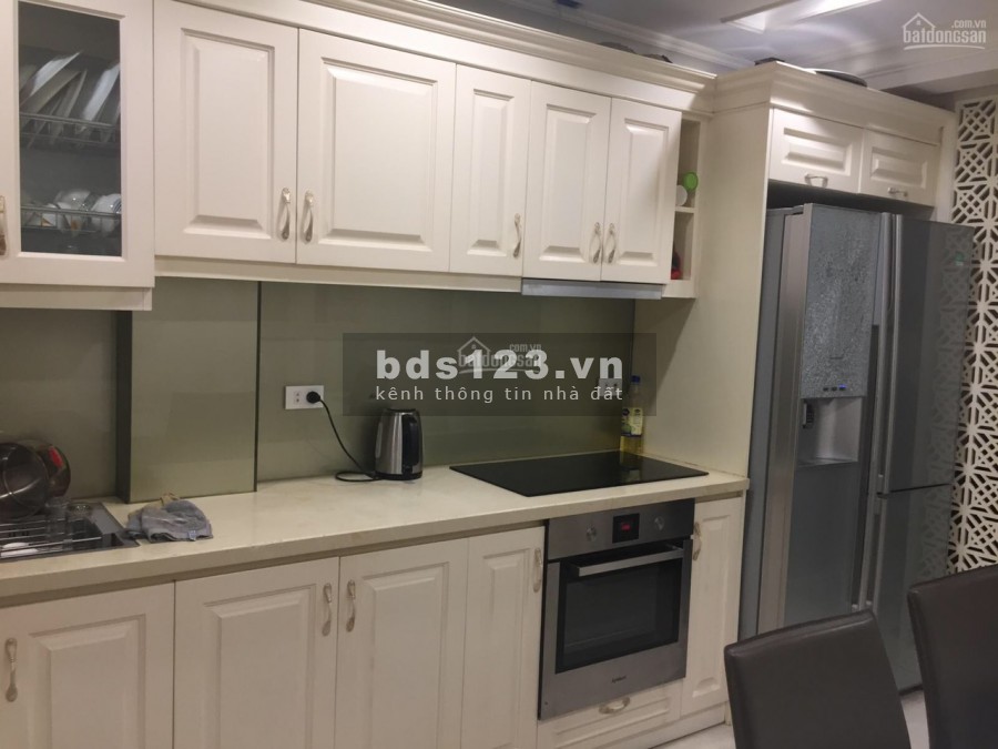 Bán gấp nhà mới, siêu đẹp ngõ 105 Xuân La, DT 33m2x5 tầng giá 5.5 tỷ thương lượng sâu. LH 0966286718