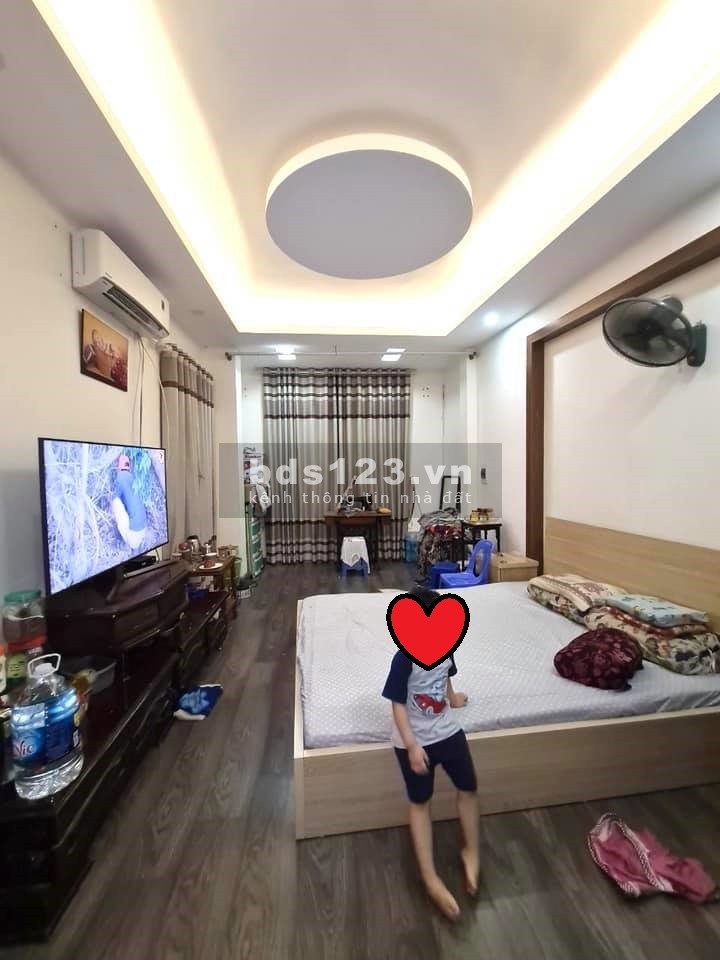 Bán nhà Hoàng Mai, lô góc, ô tô, bãi dỗ xe vài bước chân 38m2, 5 tầng, giá 3.3 tỷ