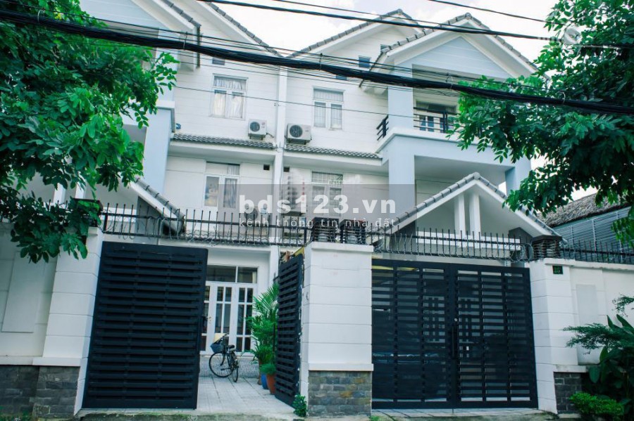 Villa mặt tiền Thảo Điền diện tích rộng 10x25m làm VP kết hợp ở
