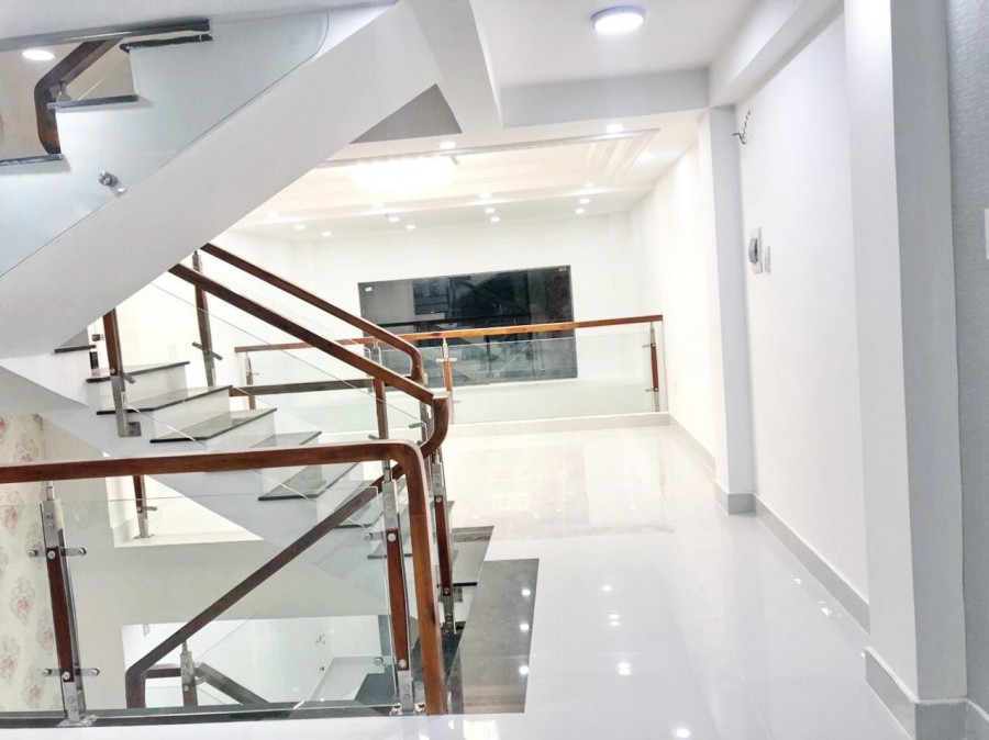 Bán nhà mới xây 1563 đường Huỳnh Tấn Phát, phường Phú Mỹ, Quận 7, giá 6,3 tỷ