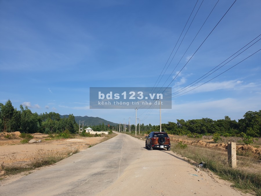 Bán 1,4 hecta đất tại xã cát nhơn, Phù Cát, Bình Định. Giá 1,2 tỉ