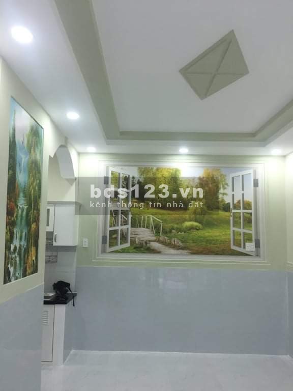 Tôi bán nhà đang cho thuê 4tr/tháng, ngay chợ Hóc Môn,hẻm 5m, DT 50m2, Giá 900tr SHR