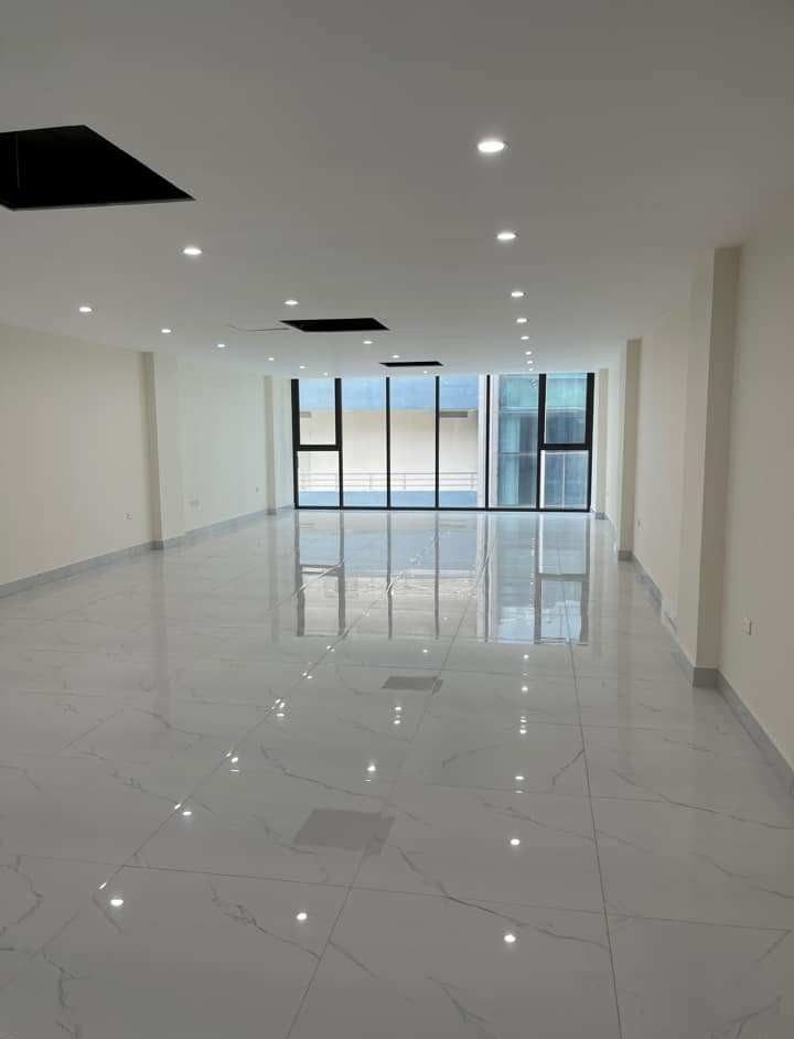 Bán tòa văn phòng phố Võ Chí Công, Ô tô tránh, vỉa hè, 108m2, 31 tỷ, Xuân La, Tây Hồ