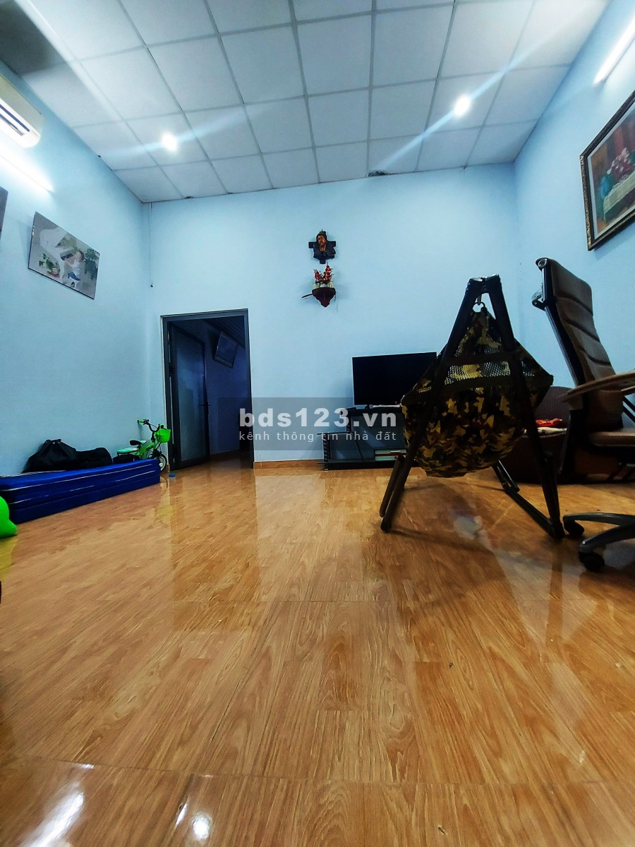 Nhà 1 lầu 1 trệt, SHR, Hướng Đông, đường Nguyễn Thái Học, kp4, Trảng Dài