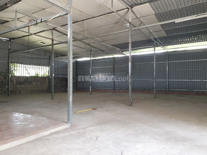 Cho thuê mặt bằng, Kho hàng, đường lớn, rộng rãi