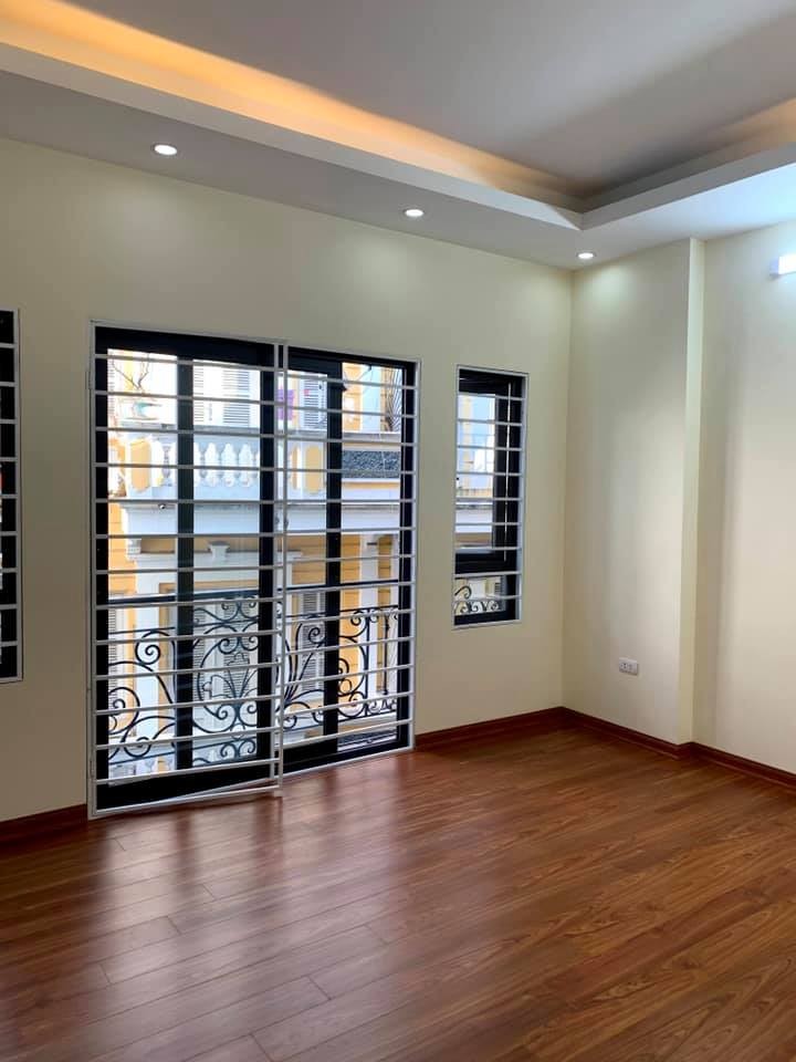 Bán nhà đường Minh Khai, Hoàng Mai, HN. DT:26m2*5T,MT 5m , sổ đỏ cc, Giá 2.65 tỷ.Lh Thanh 0977686830