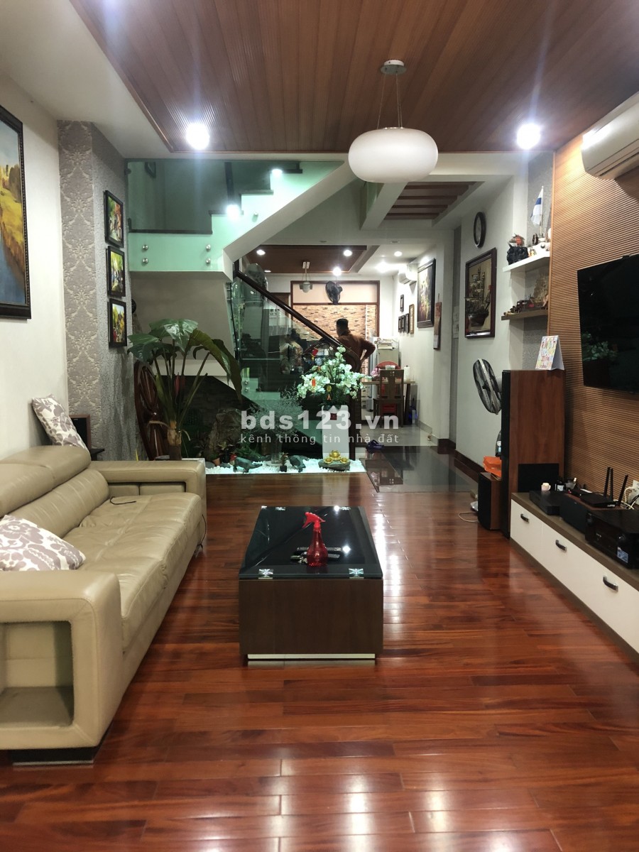 Nhà Đẹp Đường C22 Tân Bình Hầm Trệt 3L Giá 35Tr/th