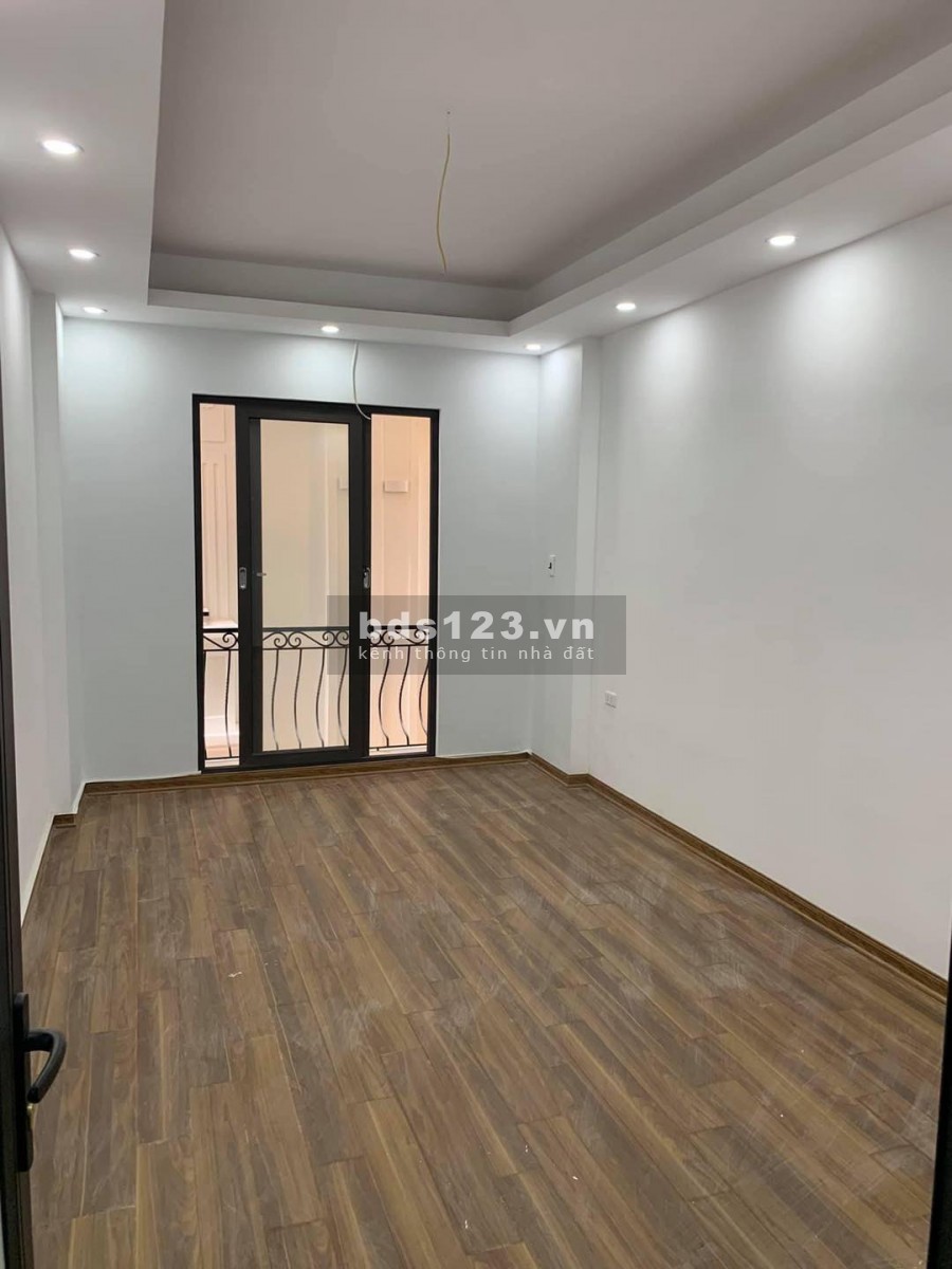 2,8 tỷ nhà ngõ 343 An Dương Vương, DT 30m2 MT 5m, xây mới 5 tầng