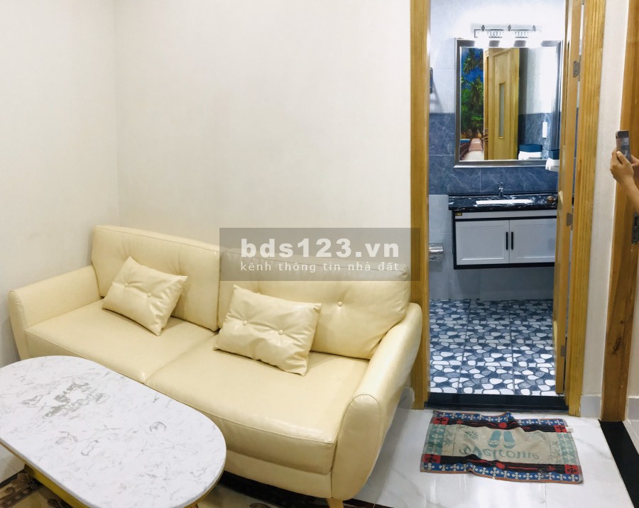 Cho thuê căn hộ dịch vụ đầy đủ nội thất, tiện nghi, 1 phòng ngủ giá chỉ 8 Triệu mặt tiền đường Quận 1.