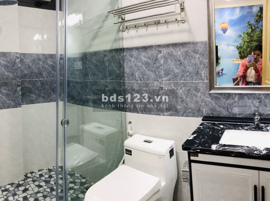 Cho thuê căn hộ dịch vụ đầy đủ nội thất, tiện nghi, 1 phòng ngủ giá chỉ 8 Triệu mặt tiền đường Quận 1.