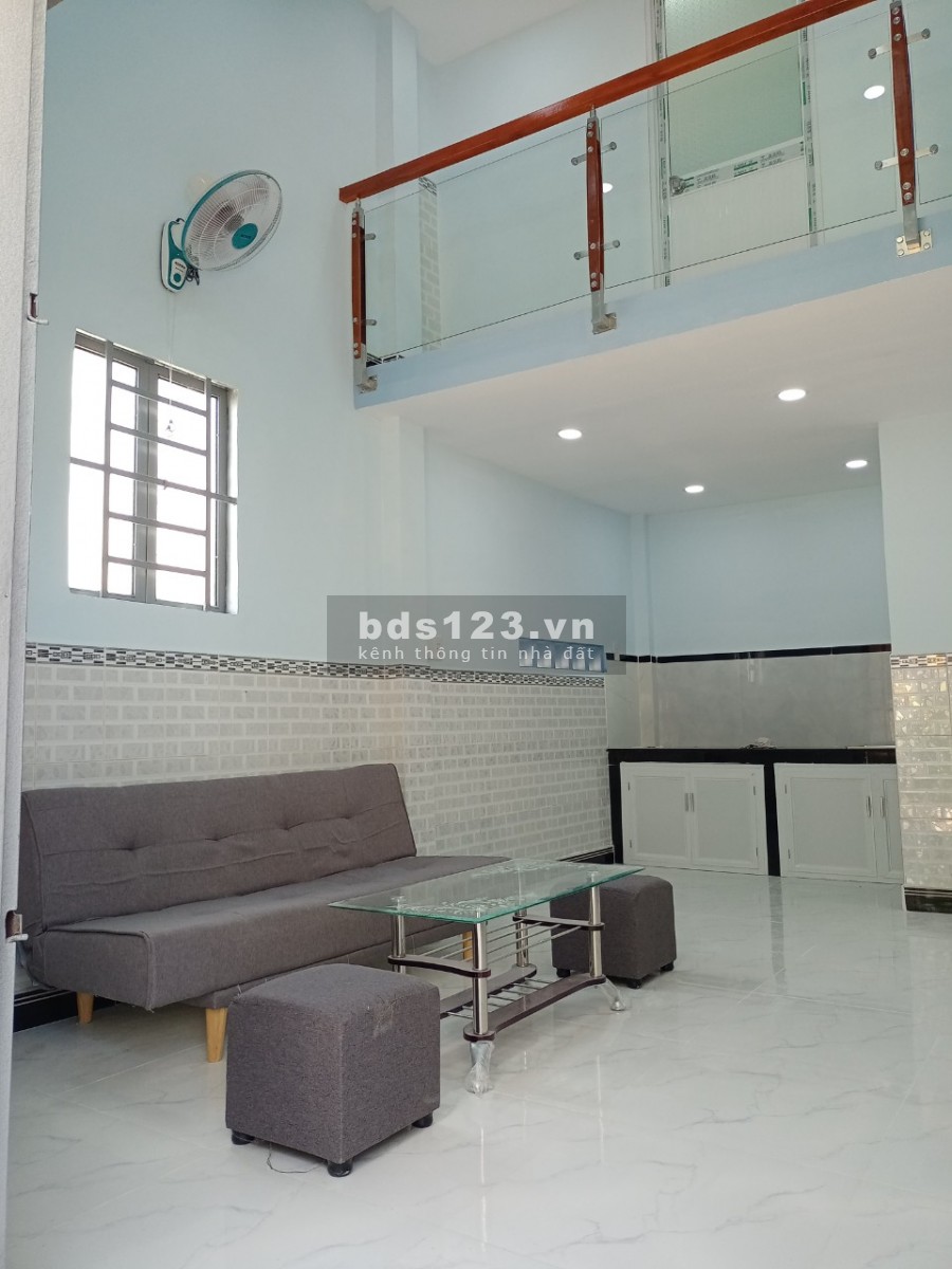 Tôi cần bán nhà 1T1L 56m2 ngã ba Mỹ Hạnh, Hóc Môn, giá chỉ 850tr,SHR