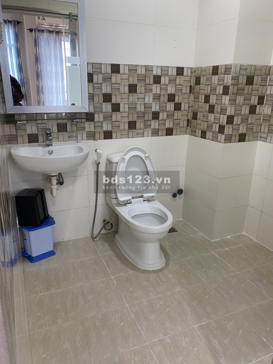 Nhà HXH khu Cư Xá Nguyên Hồng: Trệt 2 Lầu – Sân thượng, giá 18tr/th