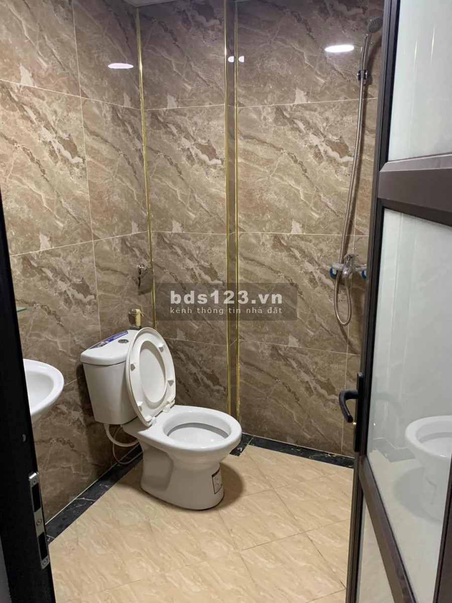 2,8 tỷ nhà ngõ 343 An Dương Vương, DT 30m2 MT 5m, xây mới 5 tầng