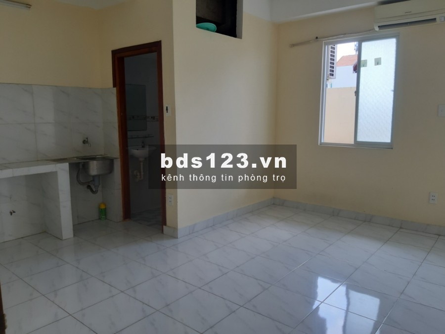 Cho thuê phòng trọ giá rẻ ở Quận 7 có ban công thoáng mát
