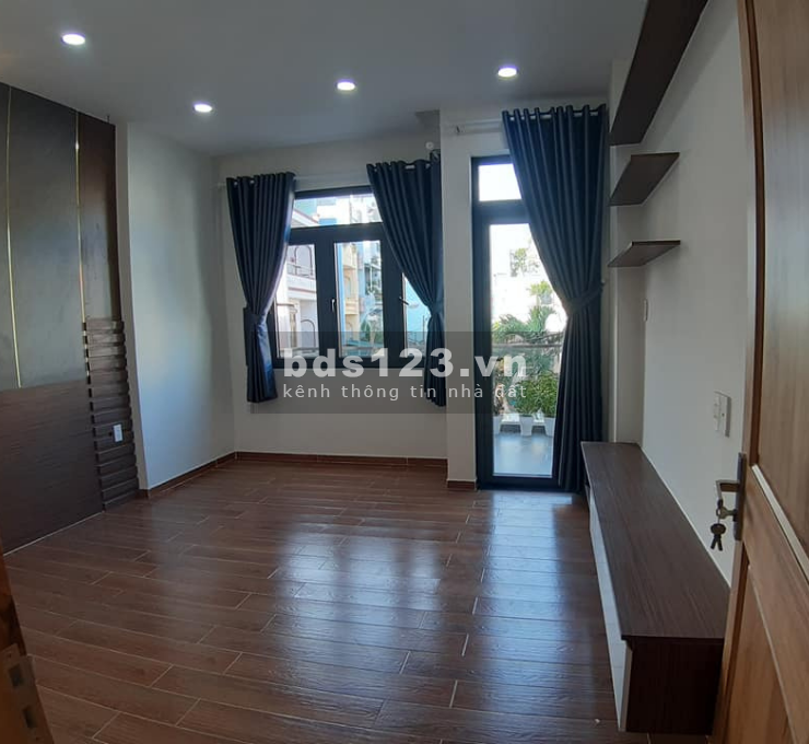 Bán nhà 4 tầng MT Nguyễn Văn Công, P.3, GV 65m2(4x16) giá 9,5 tỷ TL