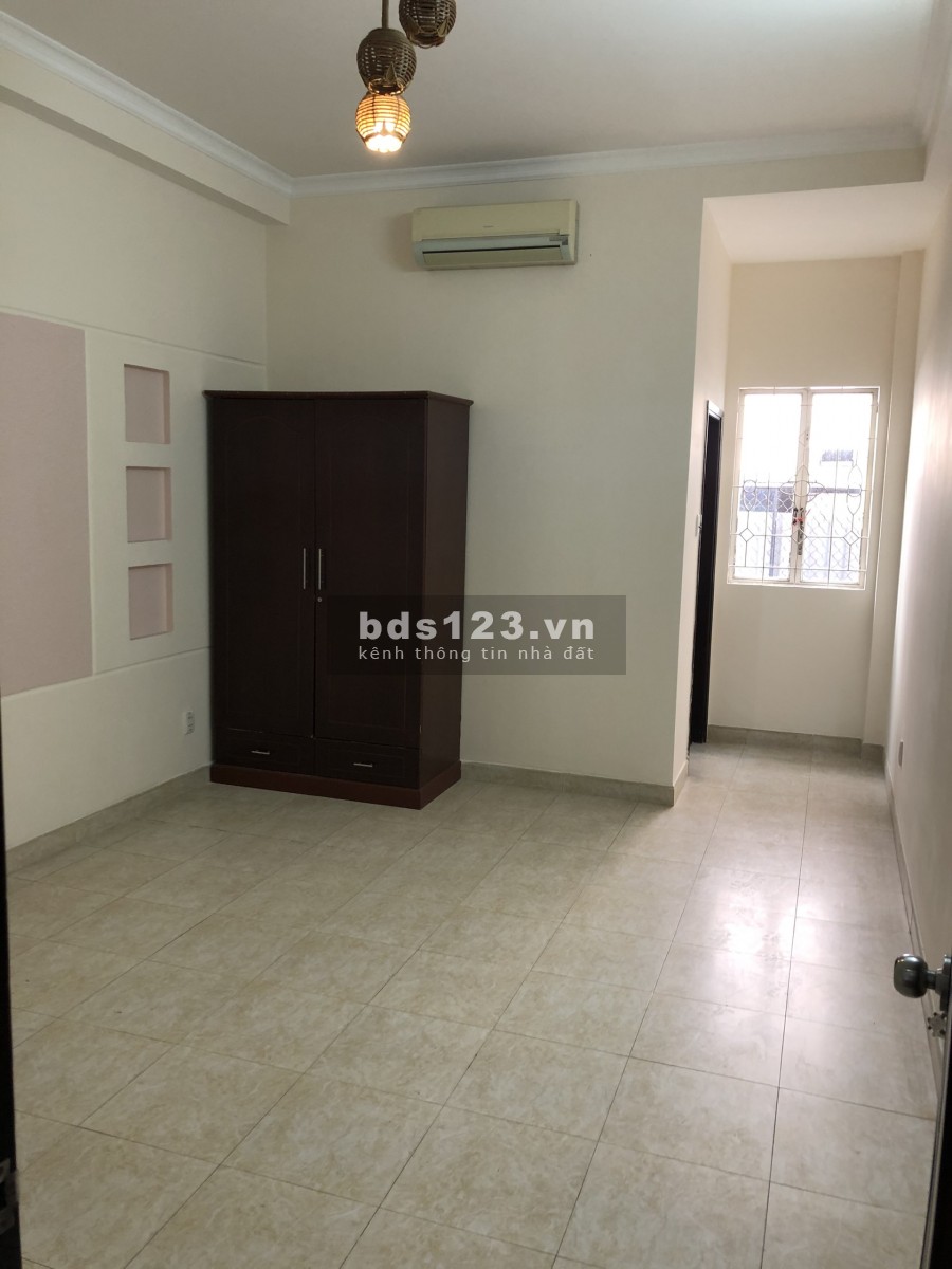 Nhà HXH khu Cư Xá Nguyên Hồng: Trệt 2 Lầu – Sân thượng, giá 18tr/th