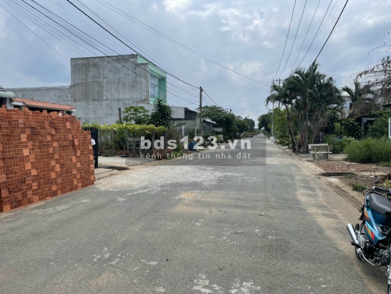 Ngân hàng thanh lý lô đất 125m2 mặt tiền Đại Lộ Long An, giá 900tr có sổ riêng, hỗ trợ vay ngân hàng, trả góp không lãi suất