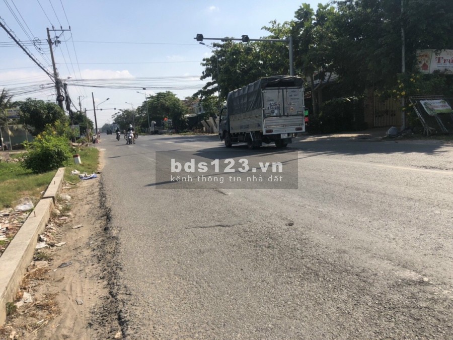 Bán đất mặt tiền chính chủ huyện Long Hồ, đường nhựa 12m