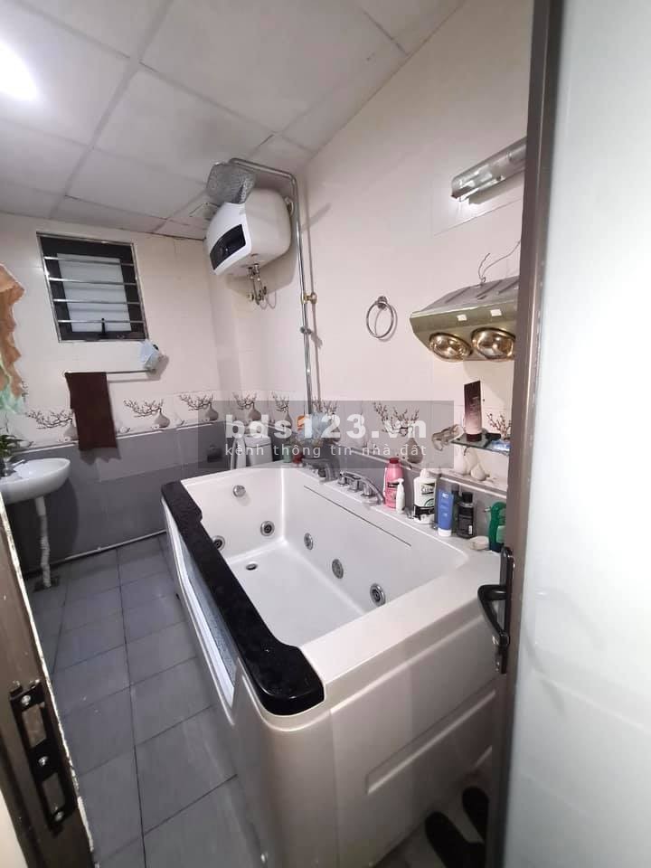 Bán nhà Hoàng Mai, lô góc, ô tô, bãi dỗ xe vài bước chân 38m2, 5 tầng, giá 3.3 tỷ