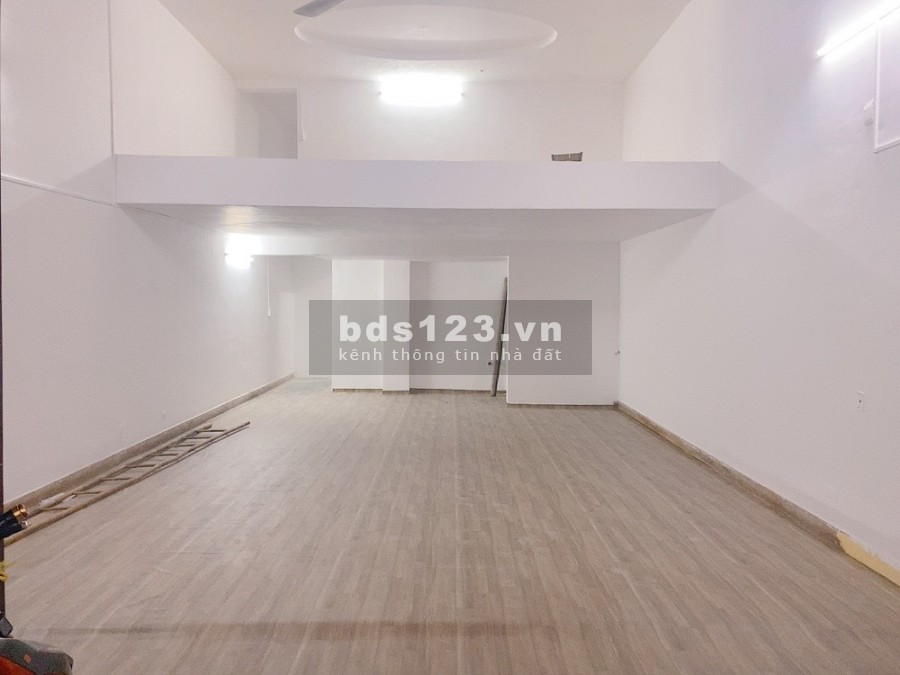Cho thuê nhà HXH 6M 407/4 đường Sư Vạn Hạnh, Phường 12, Quận 10.