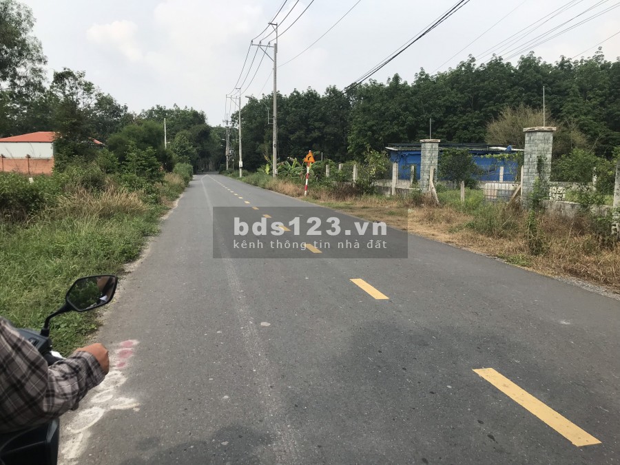 Cần vốn làm ăn nên bán gấp đất ở Bùi Thị Điệt, 525m2, 300m