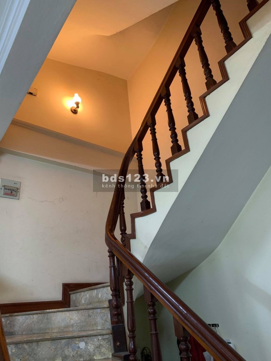 Bán nhà mặt ngõ, ô tô đỗ cửa, Dương Quảng Hàm, cầu giấy. Diện tích 69m2, 4 tầng, 8.9 tỷ.